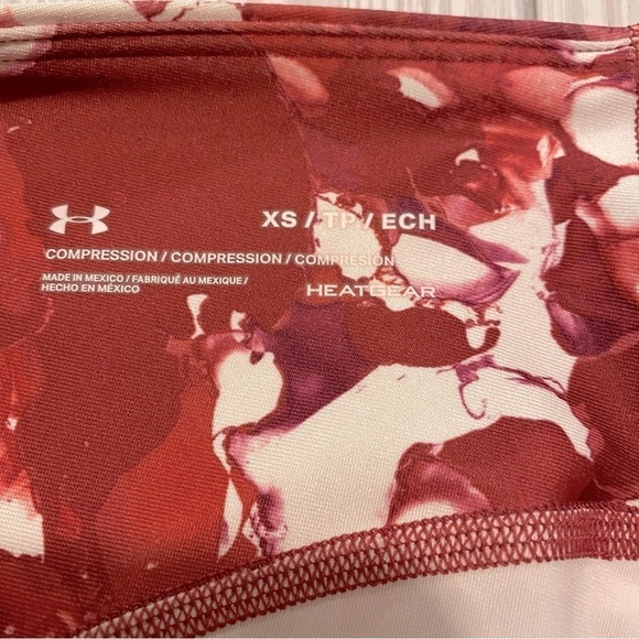 Under Armour compression leggings woman’s size XS sheer parts on legs like new - Picture 3 of 4